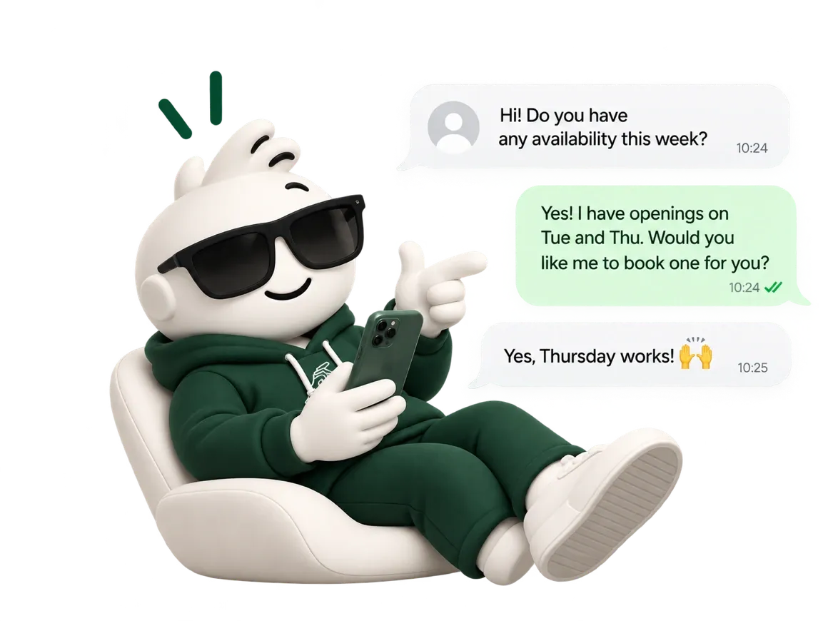 A WhatsApp conversation where the agent answers a customer asking about availability, offers Tuesday and Thursday, and the customer takes Thursday.